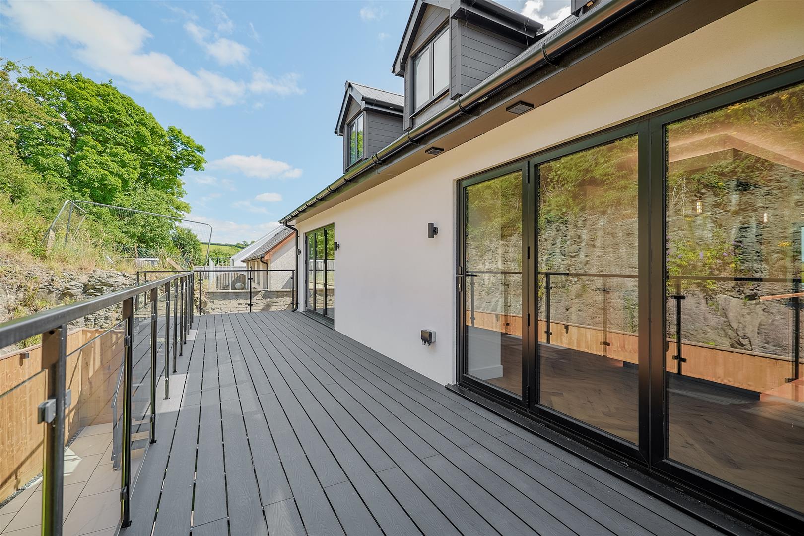 Heddfan, Croesyceiliog, Carmarthen, SA32 8DS